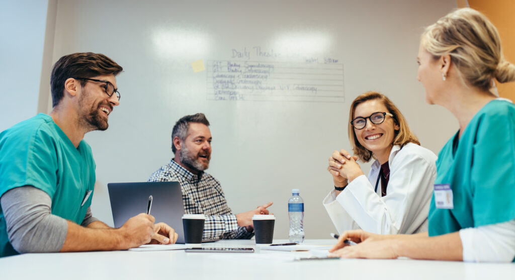Ärzt:innenteam im Meeting